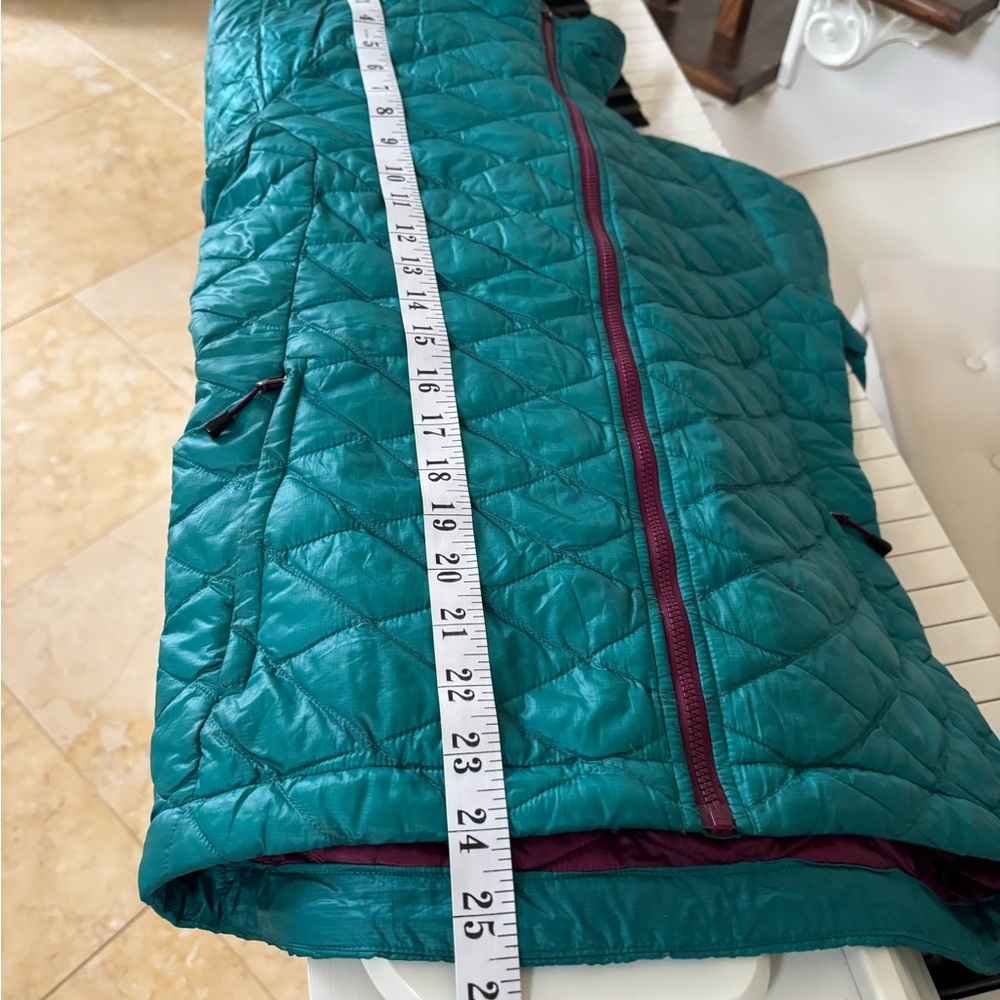 The North Face Women's Teal Quilted Puffer Jacket - Picture 12 of 12